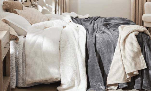 Best Budget Sherpa Fleece Throw Blanket: Bedsure Double-Sided Comfort Test